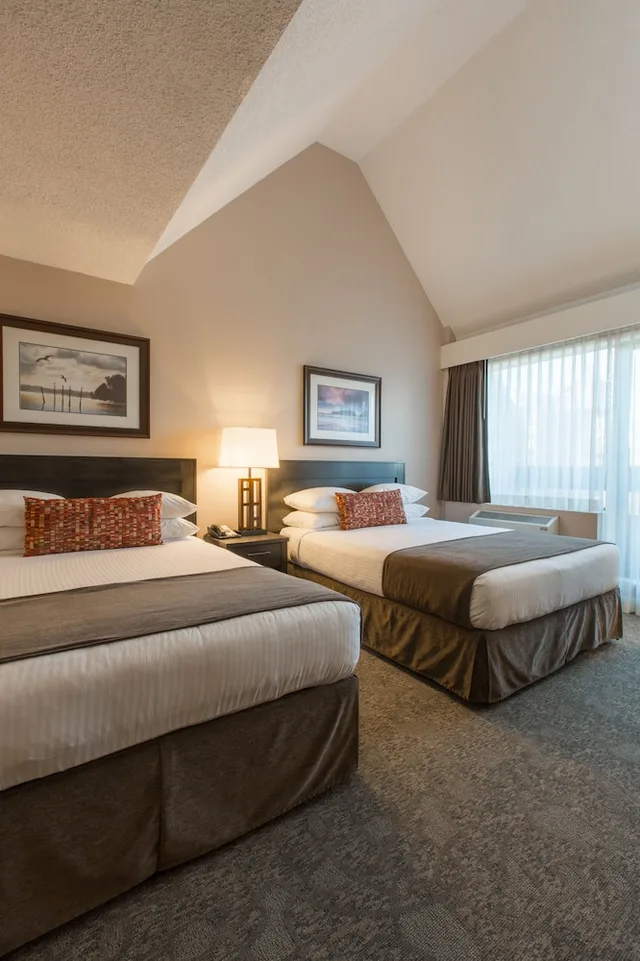 Standard, 2 Queen Beds, Embassy Inn 1/10