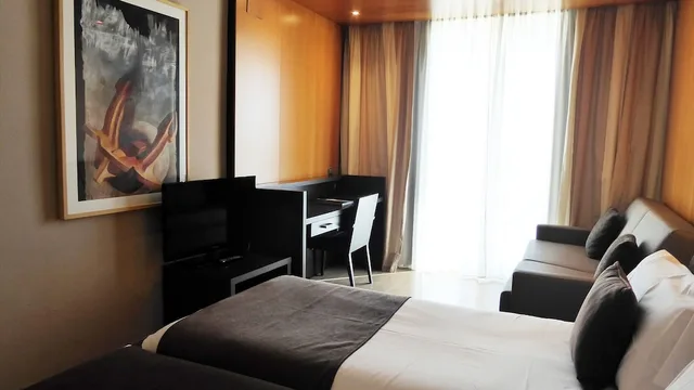 غرفة ديلوكس بسرير فردي بإطلالة على البحر بشرفة، Hotel Estela Barcelona 6/7