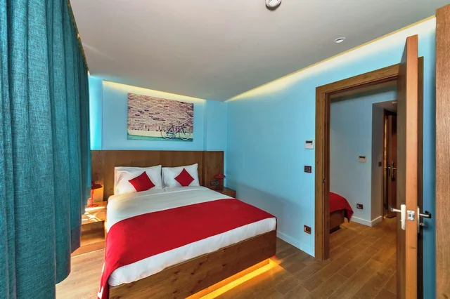 غرفة كومفورت بسرير مزدوج وسرير فردي بغرفتي نوم، Hotel Taksim Nis (ex. Endless Hotel Taksim) 1/2