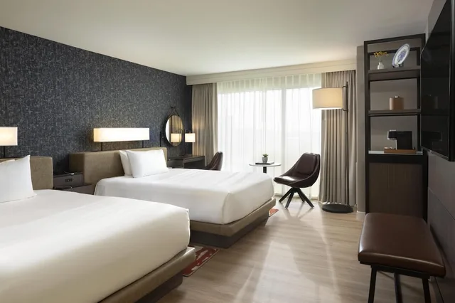 غرفة بسريرين كوين في طابق مرتفع، Hyatt Regency San Antonio Riverwalk 1/5