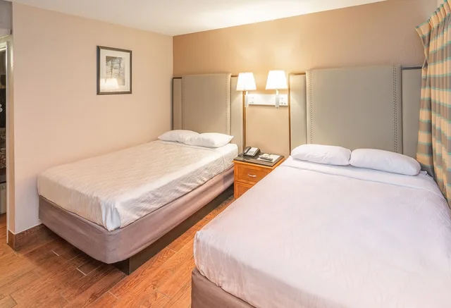 غرفة بسريرين مزدوجين لذوي الإعاقة، Econo Lodge Inn & Suites Yuma 2/4