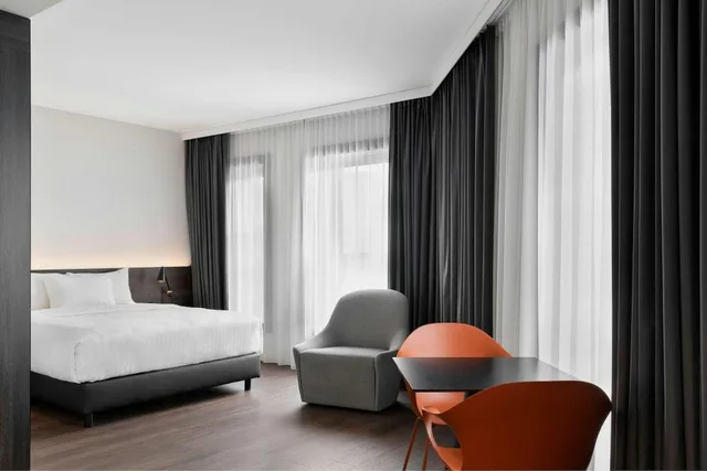 استوديو تنفيذي ركني بسرير كوين بإطلالة على الفناء، Residence Inn Munich Ostbahnhof 1/4