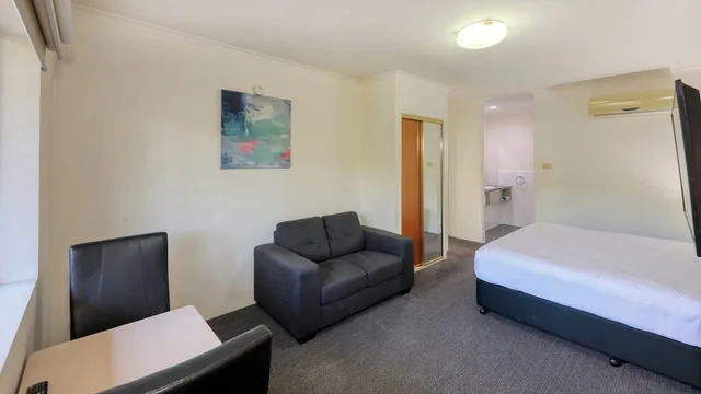 غرفة عائلية بسرير كينج وسريرين منفصلين، Best Western Cattle City Motor Inn 8/10