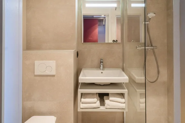 غرفة بسرير مزدوج، Brit Hotel Nantes La Beaujoire - L Amandine 9/10