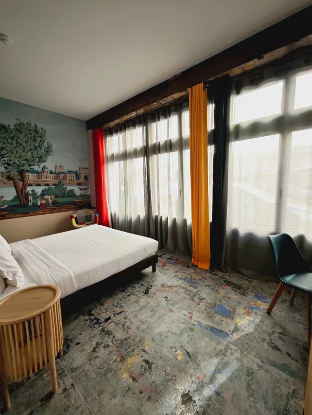Semi Room, Deluxe, Semi Double Bed, City View، Relais Monceau 2/2