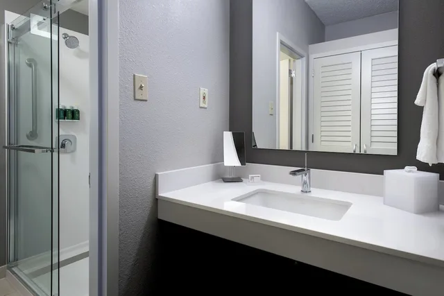 غرفة بسريرين مزدوجين، Courtyard Lincroft Red Bank 3/5