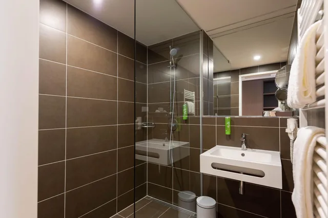 غرفة ثلاثية بسرير مزدوج، JUFA Hotel Hamburg HafenCity 4/5