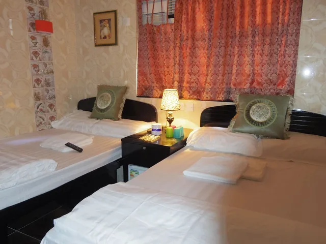 غرفة ثلاثية بسرير مزدوج وسرير فردي، Dutch Hostel 1/3