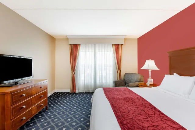غرفة قياسية بسرير كينج، Wyndham Gettysburg 1/9