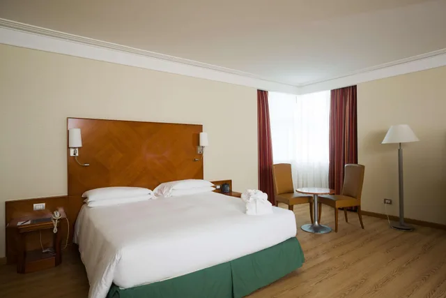 غرفة قياسية بسرير مزدوج أو سريرين منفصلين، Hilton Rome Airport 1/1