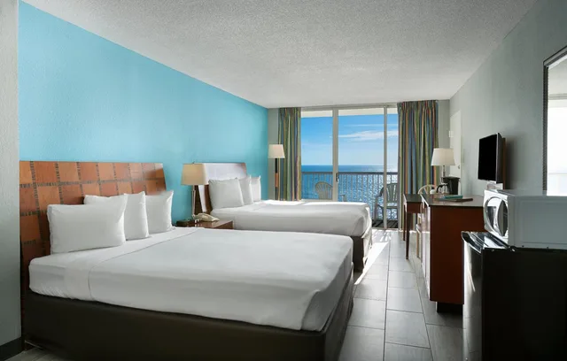 Room, 2 Queen Beds, Ocean Front، Crown Reef Resort 2/6
