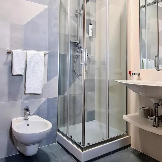 غرفة ثلاثية، Hotel La Villetta 6/7