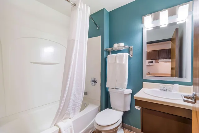 غرفة قياسية بسرير كوين، WoodSpring Suites North Charleston Airport I-526 3/3