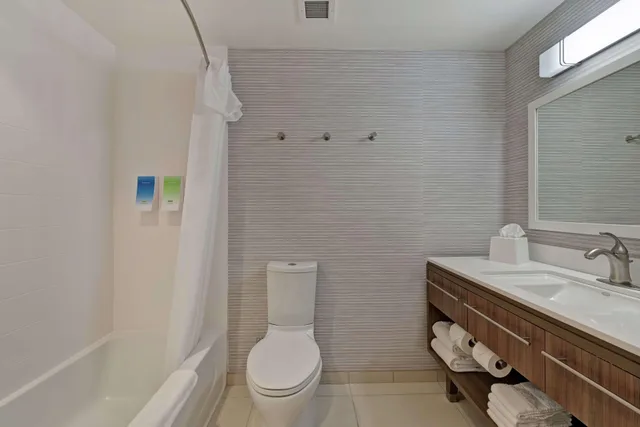 Studio, King Bed, Home2 Suites by Hilton West Palm Beach Airport 2/4