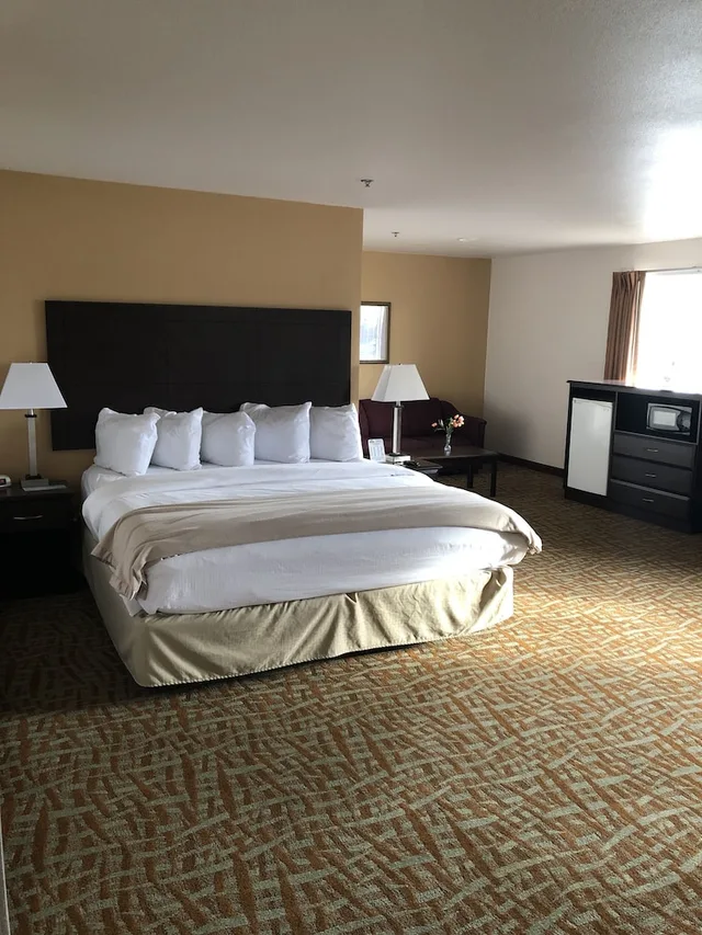 جناح استوديو بسرير كينج لذوي الإعاقة، Days Inn & Suites By Wyndham Spokane Airport Airway Heights 5/10