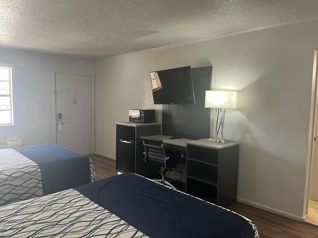 2 Queen Beds Non-Smoking, Micfridge، Motel6 New Boston, TX 7/8