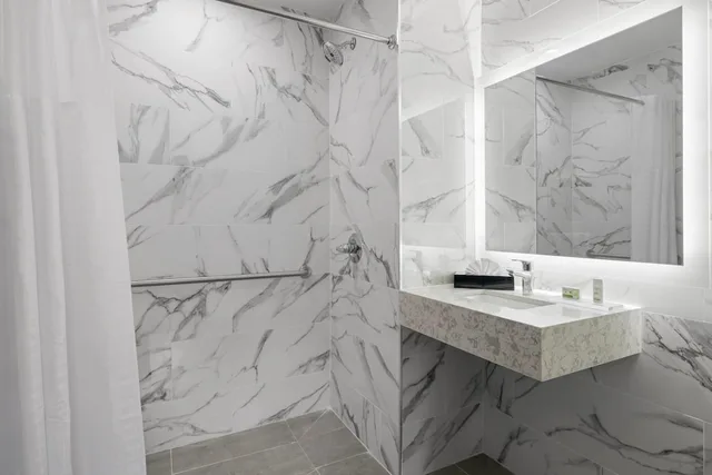 غرفة بسرير كوين لذوي الإعاقة، Ramada by Wyndham Brooklyn Near Flatbush 5/5