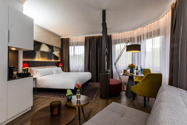 Space, Triple، NYX Hotel Bilbao by Leonardo Hotels 2/3
