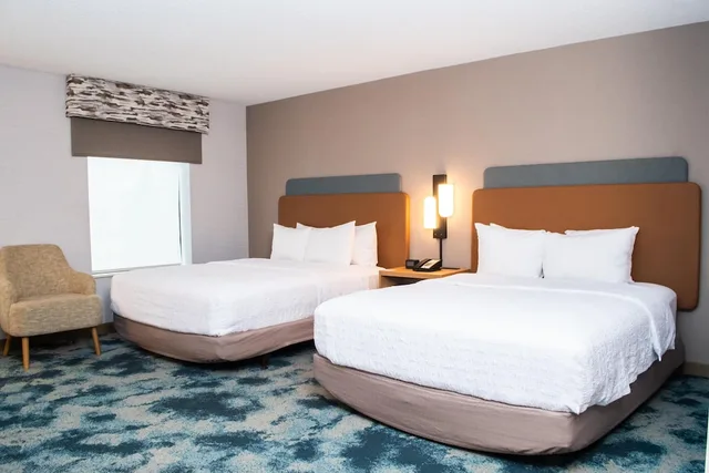 جناح بسريرين كوين، Hampton Inn Suites Addison 1/5