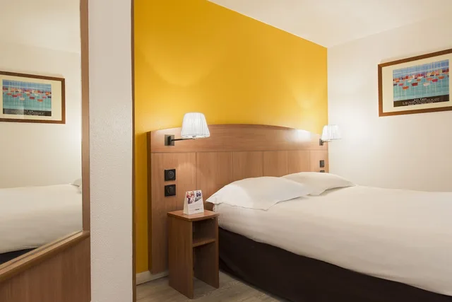 غرفة قياسية بسرير مزدوج، Comfort Hotel Grenoble Meylan 3/5
