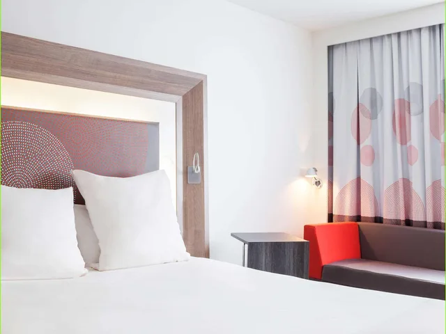 غرفة عائلية بسرير كوين مع أريكة، NOVOTEL LILLE AEROPORT 6/10