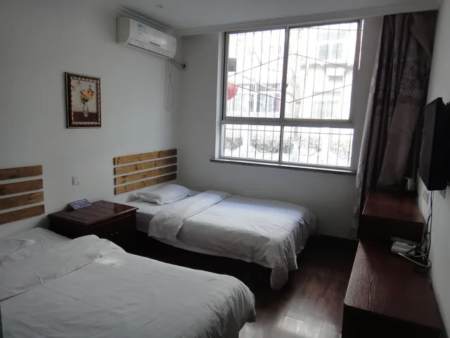 غرفة قياسية بسريرين منفصلين، Xi'an The Facebook Youth Hostel 1/3