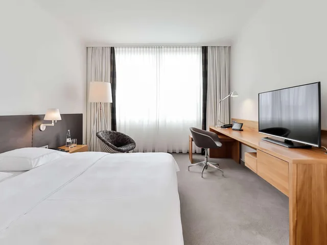 غرفة قياسية مفردة بسرير كينج، Dorint Hotel Bremen 1/2