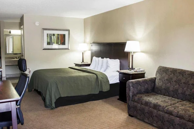 Suite, King Bed, Sofa, Quality Inn & Suites Wilson I-95 1/2