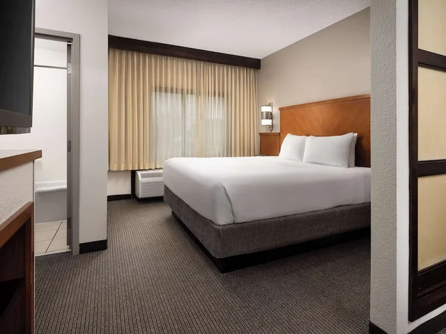 غرفة بسرير كينج مع أريكة في طابق مرتفع، Hyatt Place Columbus/Dublin 1/7
