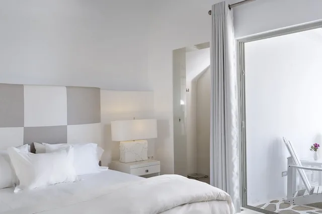 غرفة سوبيريور بسرير كينج بإطلالة جزئية على البحر، Smy Mykonos Suites Villas 6/10