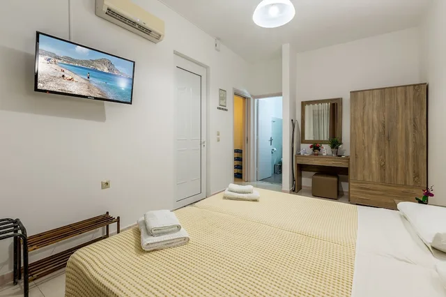 1 Bedroom, Mountain, Apartment, Queen Bed, Garden and Village View, Terrace، Villa Maroula 2/4