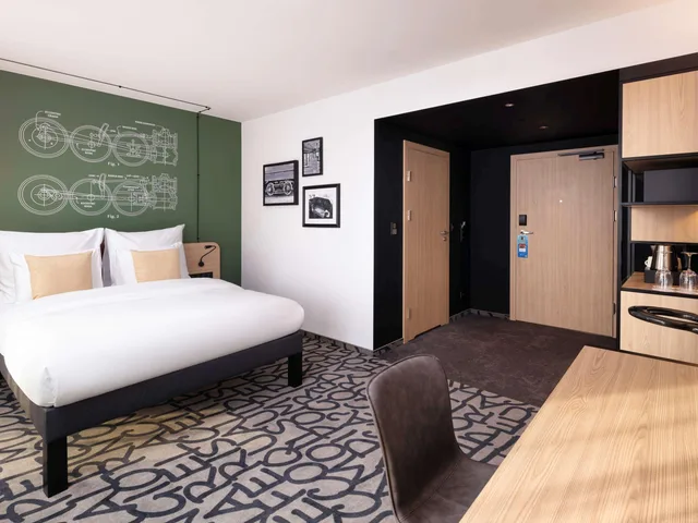 Comfortable, Queen Bed, Working Area، Mercure Warszawa Ursus Station 3/8