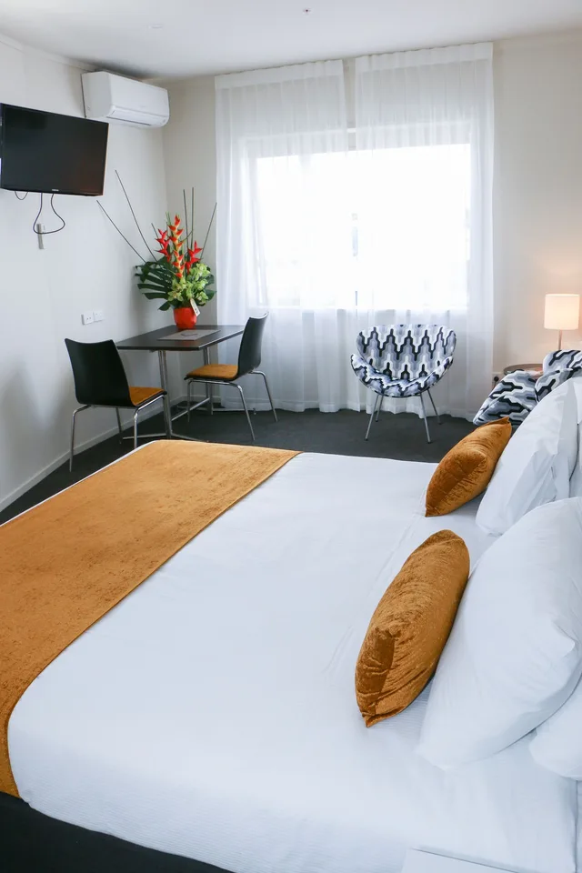 Studio, King Bed, Quest Whangarei 3/4