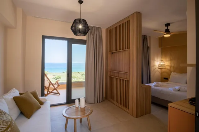 غرفة ديلوكس بإطلالة على البحر بشرفة، The Nest Resort 3/8
