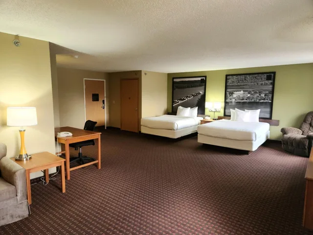 جناح ديلوكس بسرير كوين، MainStay Suites LeClaire - Quad Cities 6/9