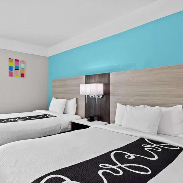 جناح تنفيذي بسرير كوين مع أريكة، La Quinta Inn Suites Raymondville 3/10