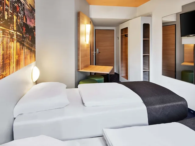 غرفة بسريرين منفصلين، B&B Hotel Frankfurt City-Ost 2/5