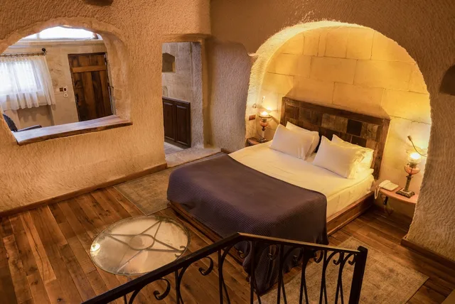 جناح بسرير كوين بجاكوزي، Seki Cave Cavusin 4/10
