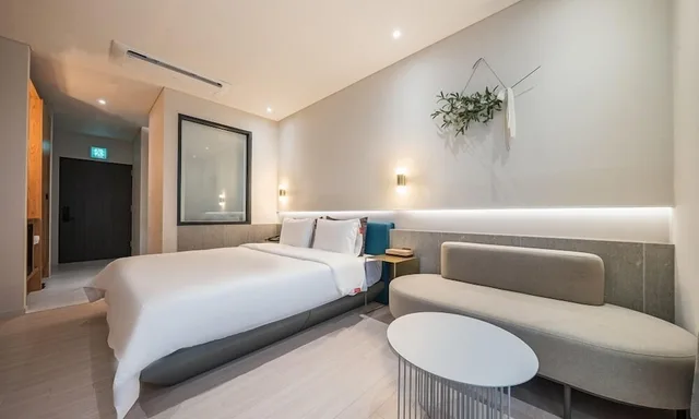 غرفة ديلوكس بسرير كينج، Brown Dot Hotel Masan 2/5