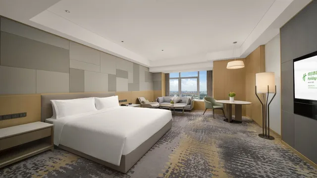غرفة بريميوم بسرير كينج بإطلالة على المدينة، Holiday Inn Qinhuangdao Haigang 1/4