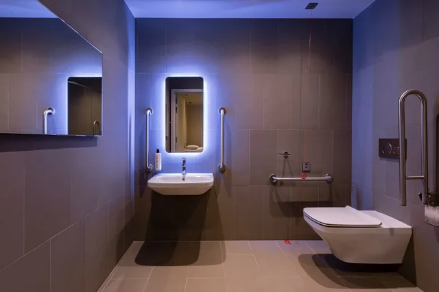 Cocoon, Double Bed, Accessible، Zedwell Piccadilly Circus 3/3