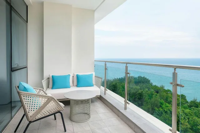 Ocean, Studio, Suite, King Bed, Balcony، Sheraton Beihai Resort 1/3