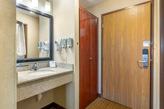 غرفة بسريرين كوين، Best Western Wittenberg Inn 5/5