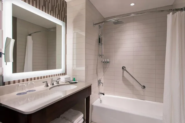 غرفة بريميوم بسريرين كوين لذوي الإعاقة، The Westin Wilmington 2/2