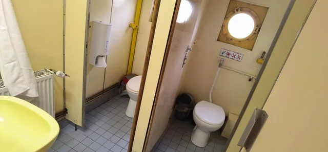 كابينة غربية بسرير مزدوج بحمام مشترك، Eastern Comfort Hotel & Hostelboat 5/10