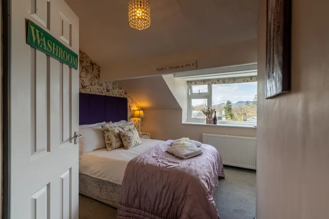 غرفة كومفورت بسرير كينج، Holly Lodge Guest House 2/4