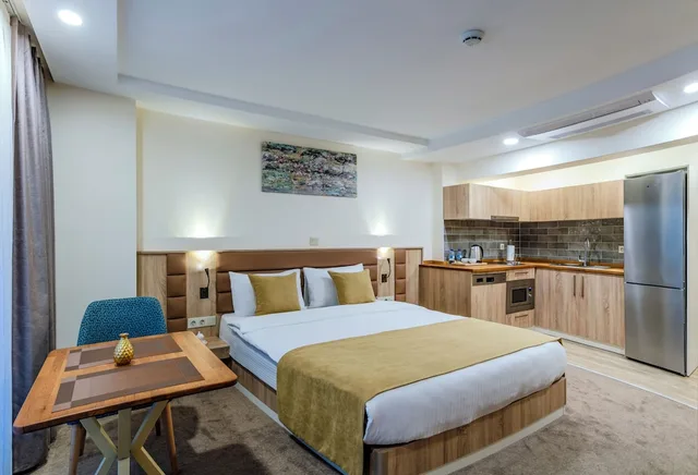 استوديو بسرير مزدوج، Roys Hotel & Suites 1/6
