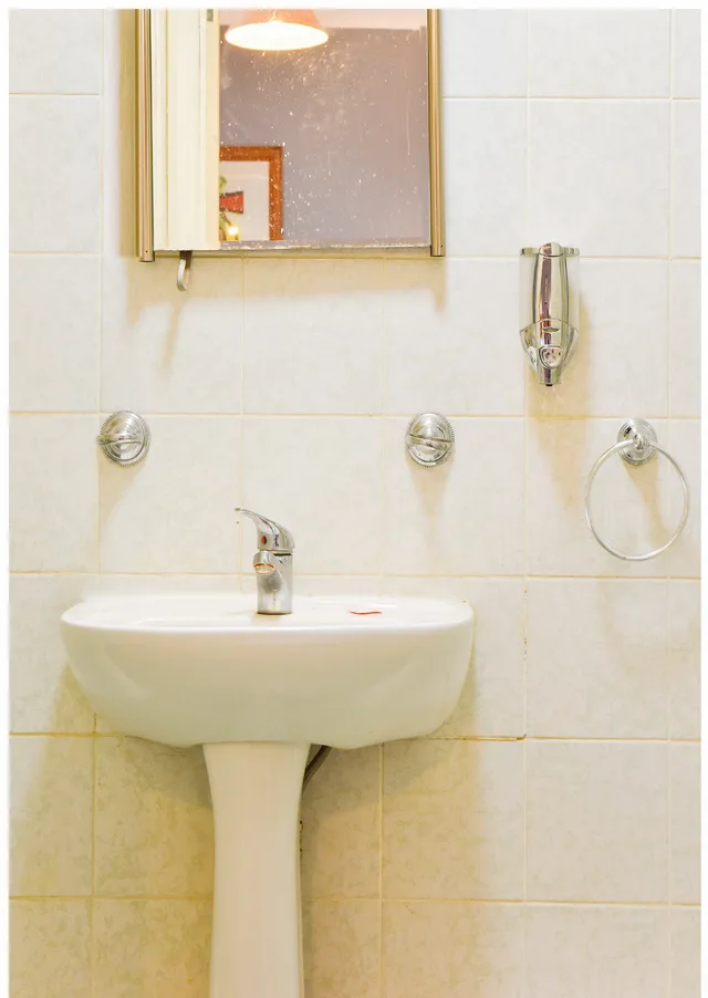 Standard Single Room, OYO Shilton Inn 5/5