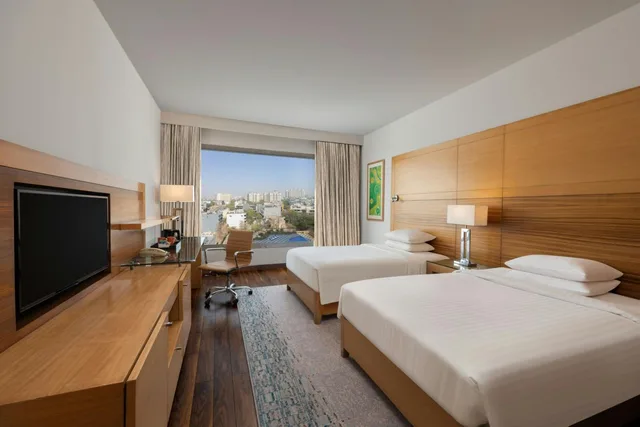 Guest Room, Twin Beds, High Floor, Courtyard By Marriott Gurugram Downtown 3/5