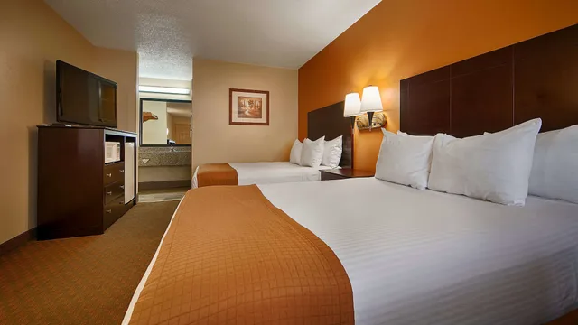 غرفة قياسية بسريرين مزدوجين للمدخنين، Best Western Royal Inn 8/10